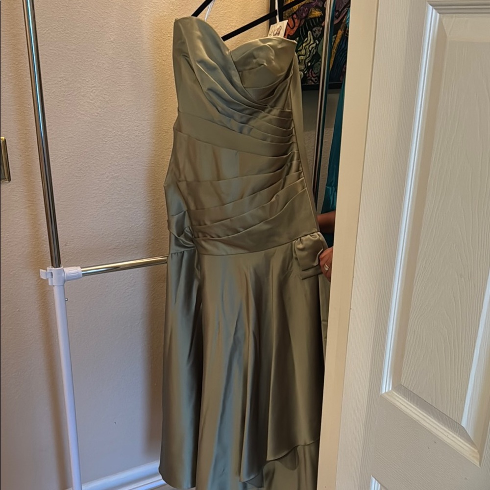 Elegant Strapless Green Dress